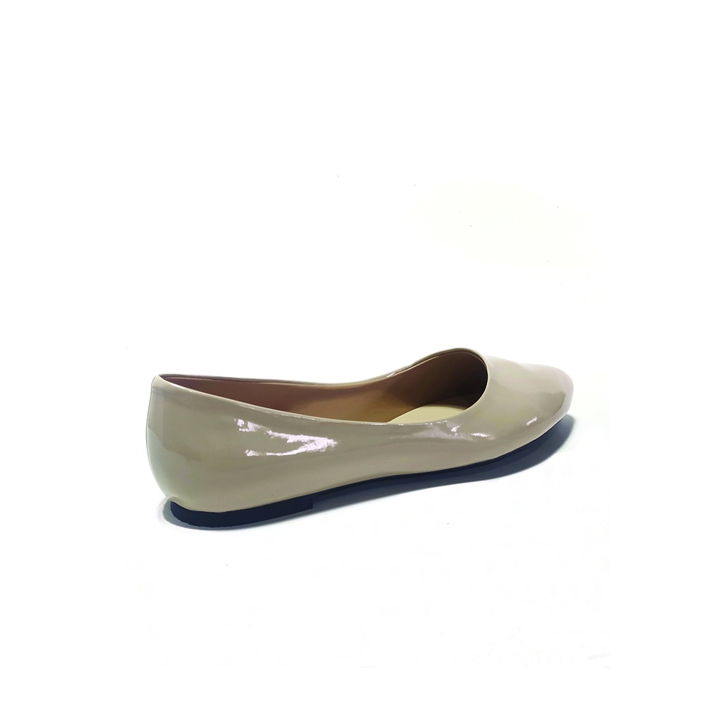 Workswell Sepatu Flat Wanita Basic Ujung Lancip Kode 3697 Creme Glosi