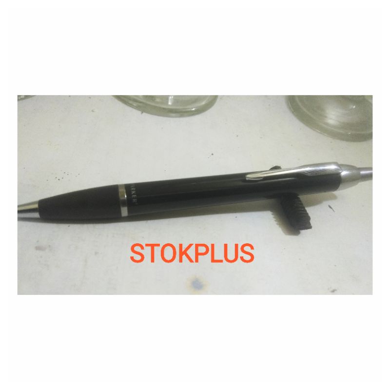 

BALLPOINT PEN PULPEN PARKER IM BLACK SILVER TRIMS PLUS 1 TINTA