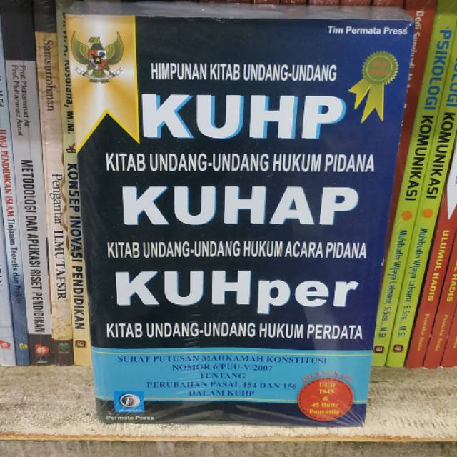 Buku 3 himpunan kitan undang-undang KUHP KUHAP KUHper - Permata Press