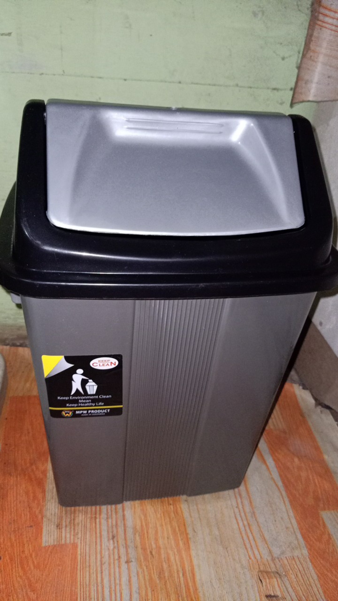 Tempat Sampah Tutup Goyang Silver Mpw 10lt Dan 5lt