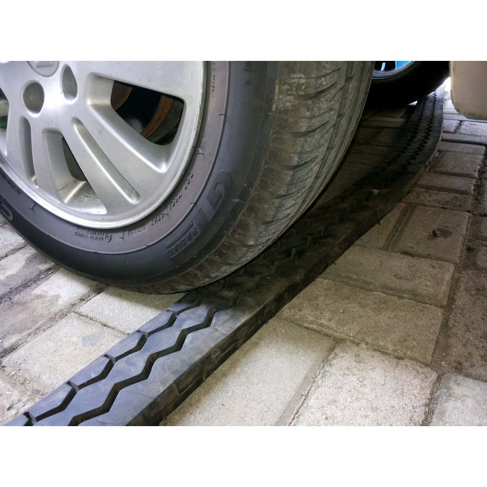 Polisi Tidur Material karet ban truk 3 meter Berkualitas