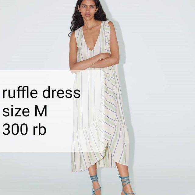 Zara ruffle dress size M