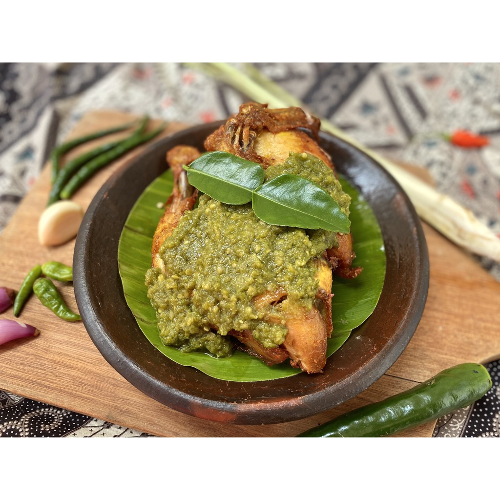 

Kampoeng Tjatjanan Ayam Cabe Ijo