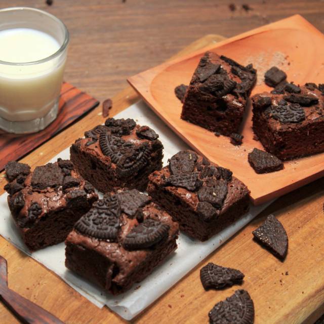 

Brownies Panggang Oreo Premium