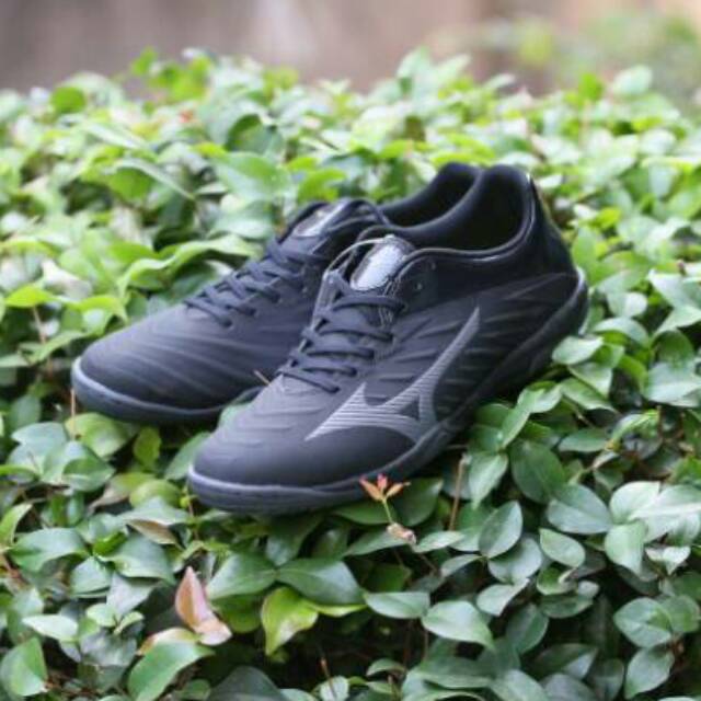 Sepatu Futsal Mizuno Rebula Sala Black