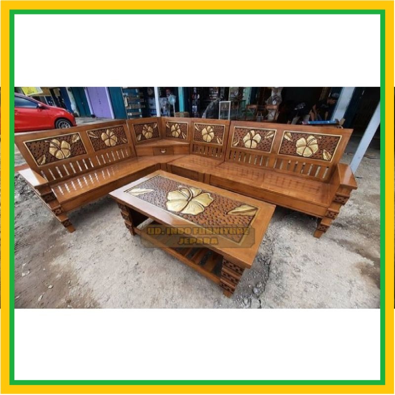 Set meja kursi sudut untuk ruang tamu ukir motif bunga kayu jati