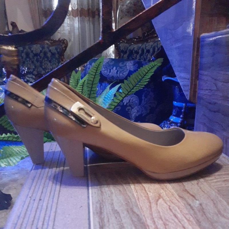 SEPATU BUCCHERI ORI ( PRELOVED )
