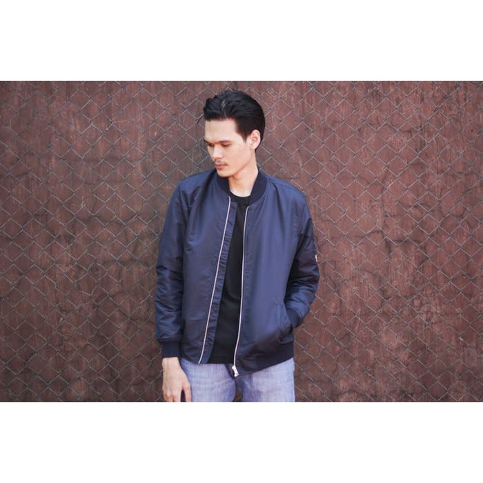 Penawaran Terbaik Jaket Bomber Pria by Bravo Projects