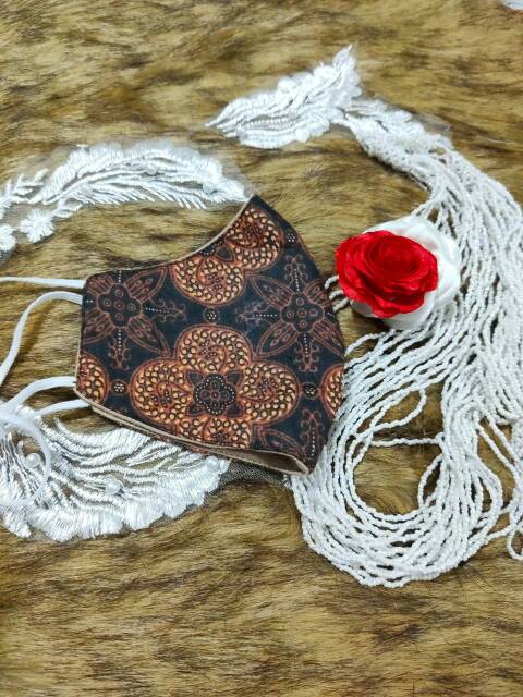 Masker batik nusantara elegan dan cantik