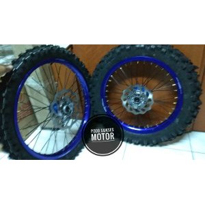 sepaket velg honda crf 150  L ring 16 19 18 21 bisa request Bagus