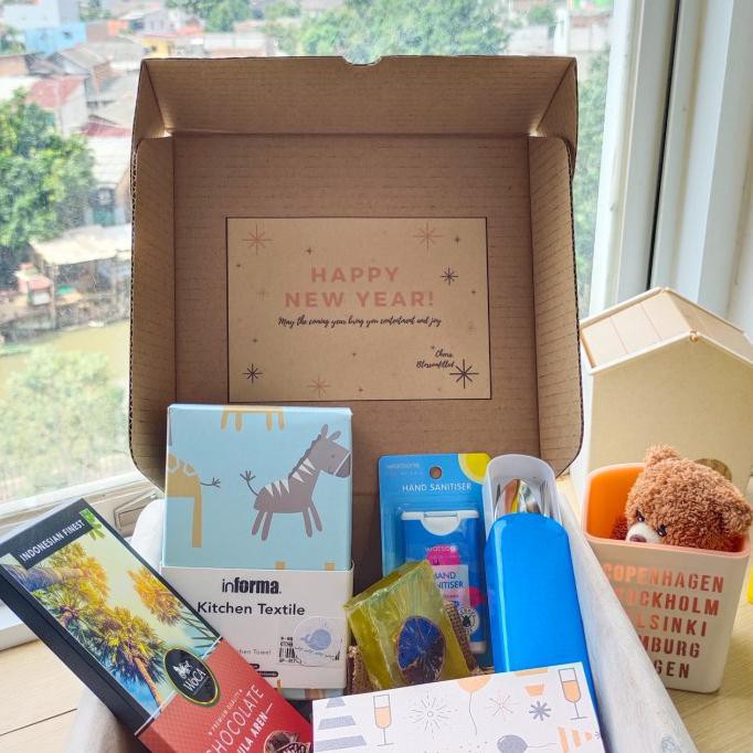 

New Year Hampers/Gift Box/Hadiah Tahun Baru/Kado Tahun Baru 2 Riantihanumshop9