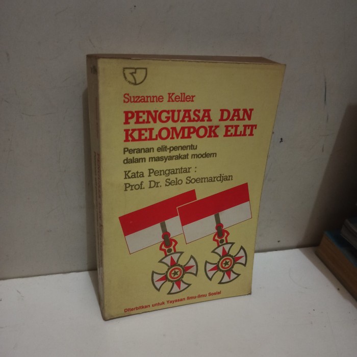 original bekas buku Penguasa dan kelompok elit