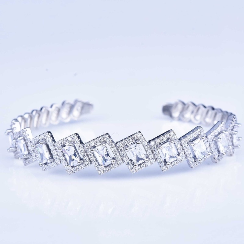 Fashion Hot Sale Diamond Pig Nose Bracelet