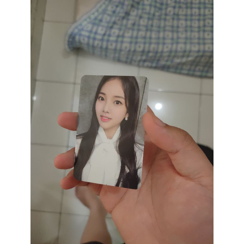 Weeekly "We Are" - Official Lee Soojin Photocard