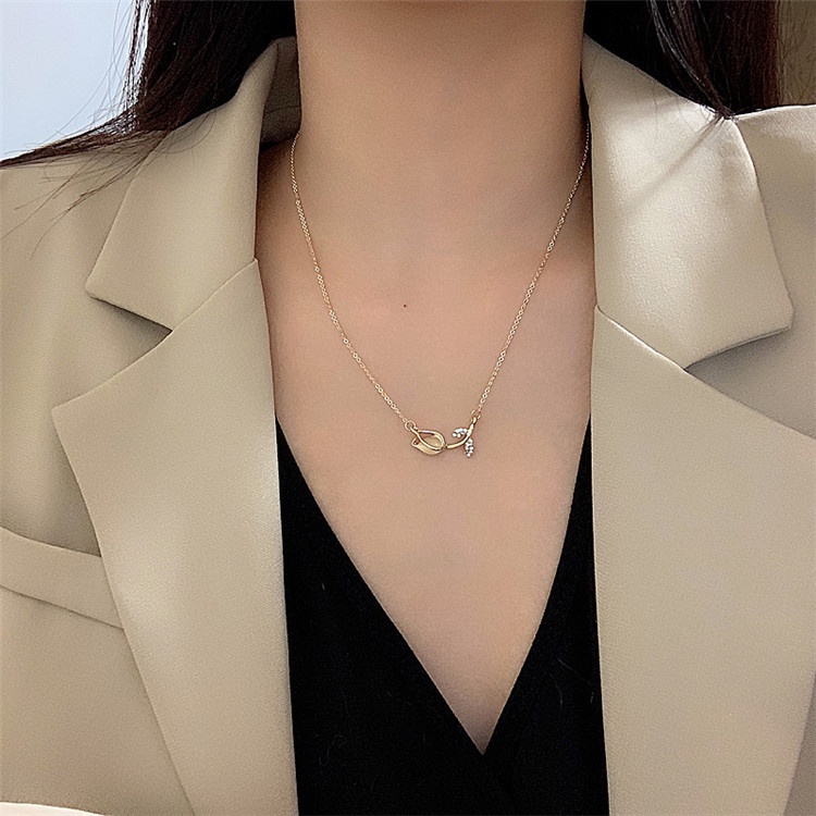 Kalung Bentuk tulip Bahan metal Gaya Korea Untuk Wanita