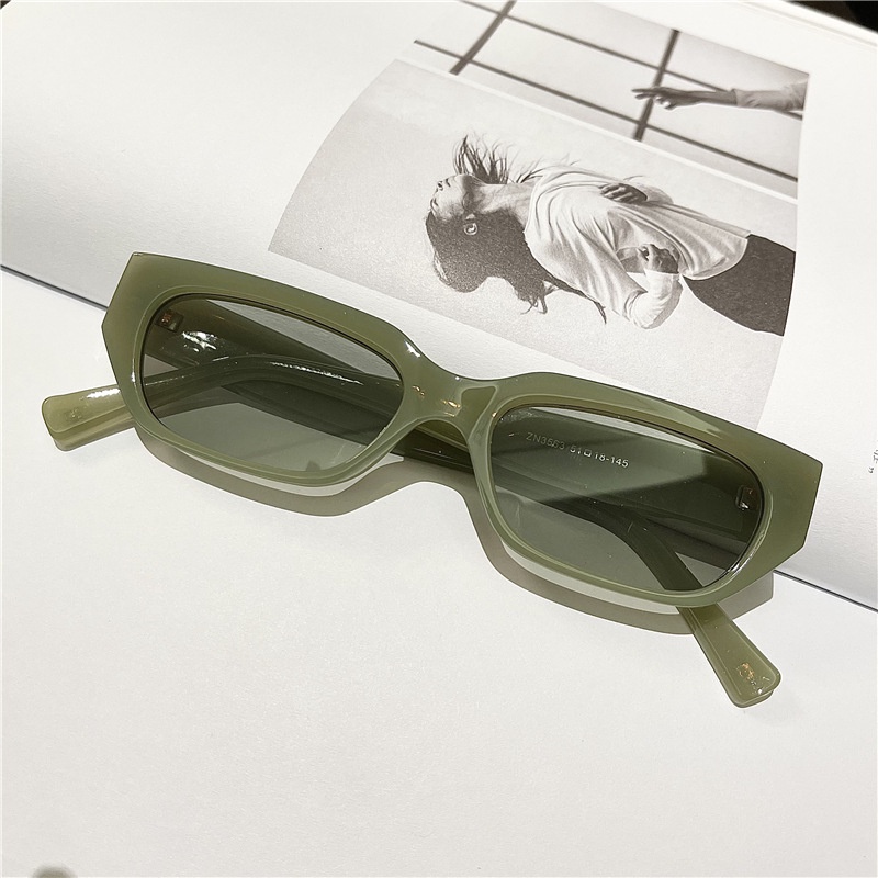 INS Kacamata Hitam Wanita Small Frame Square for Women and Men
