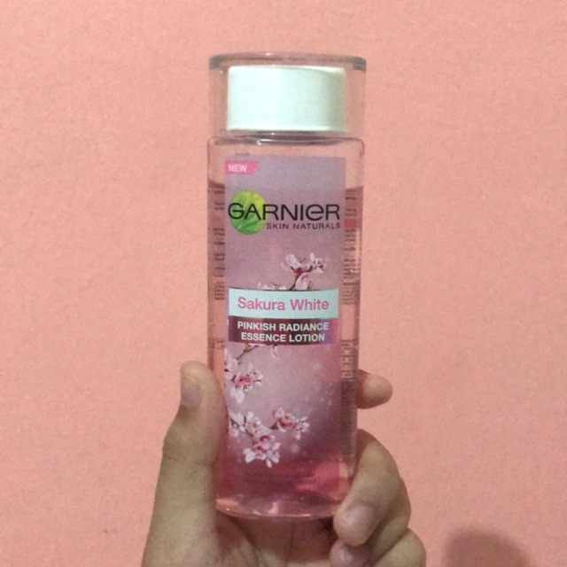 Garnier sakura white pinkish radiance essence lotion