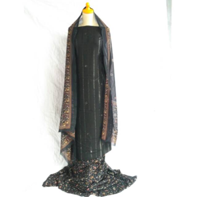 Kain saree / sari India rintik hitam