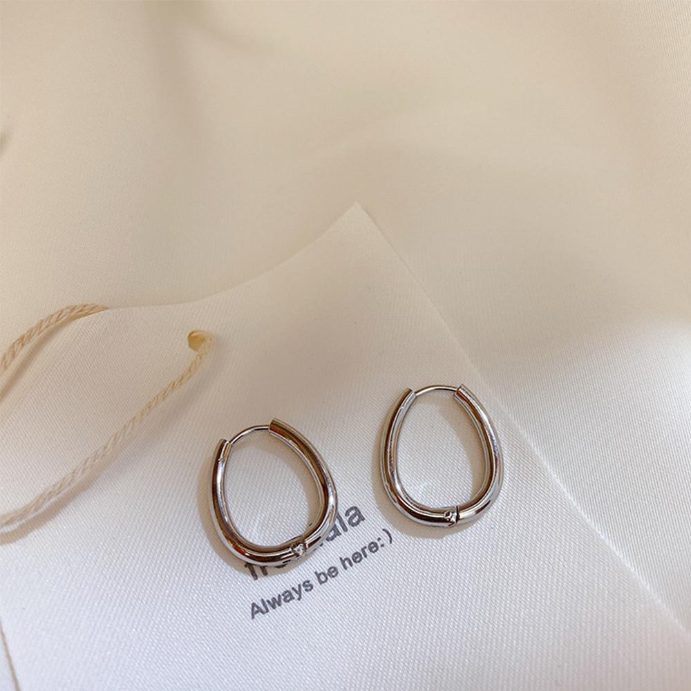 Agustinina Klip Anting Hoop Earring Perhiasan Wanita Fashion Kepribadian Bergaya Anting Lingkaran Logam
