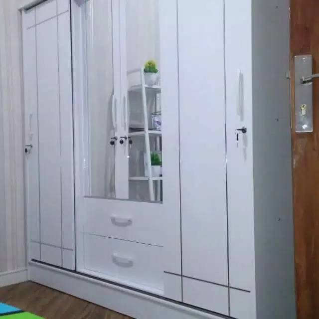 Lemari pakaian 4 pintu sliding