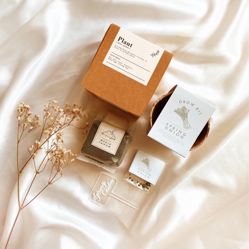 

Planting Kit Hampers Ulang Tahun/Hampers Wisuda/Kado Anniversary