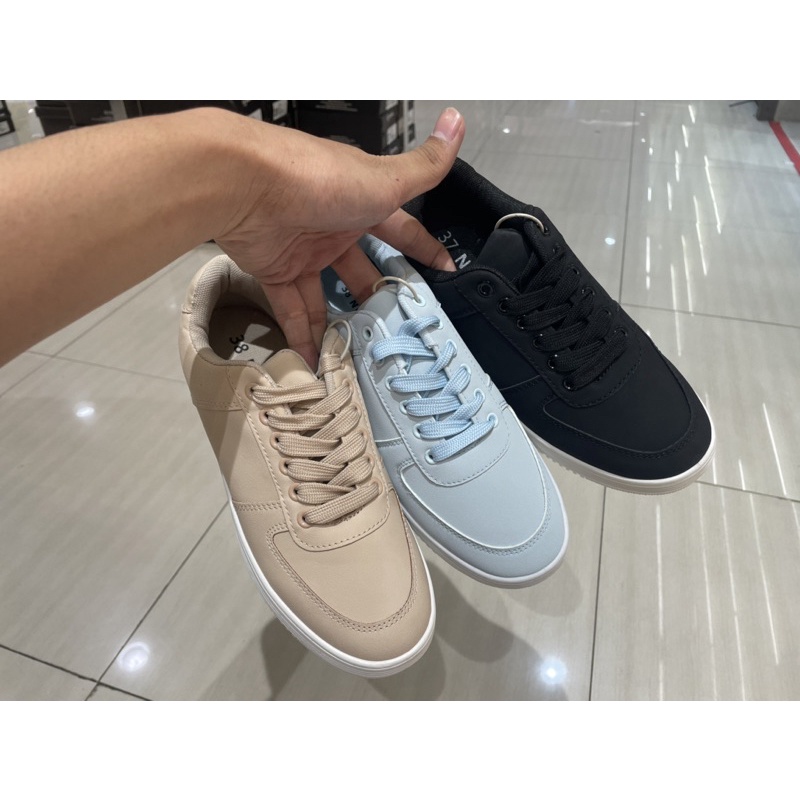 sneakers wanita NEVADA‼️super empuk , anti slip dan super comfy