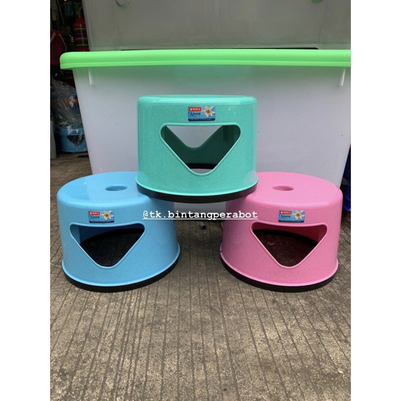 Lion Star-Bangku / Kursi Jongkok Lion Star Bulat / Bangku Jongkok Plastik