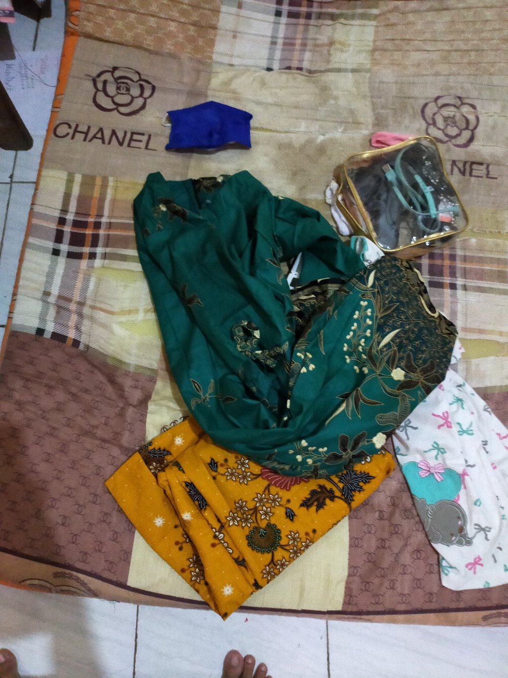 Grosir Terlaris Genes Jelita Tunic Navbor Yelbor Whitbor Creambor Tunik Batik Modern Hrb061