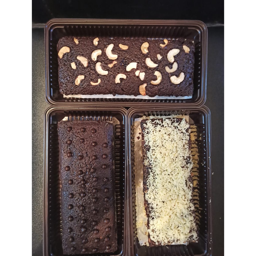 

BROWNIES PANGGANG NYOKLAT TOPPING KEJU/MEDE/CHOCO CHIPS