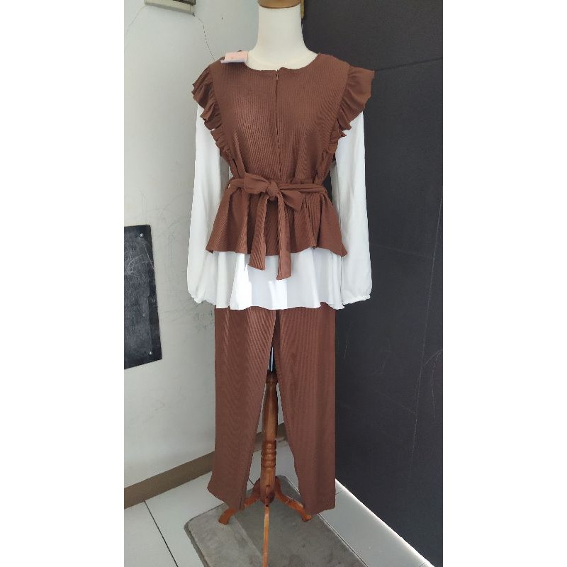 Set cel knit import by Clarke Clothing