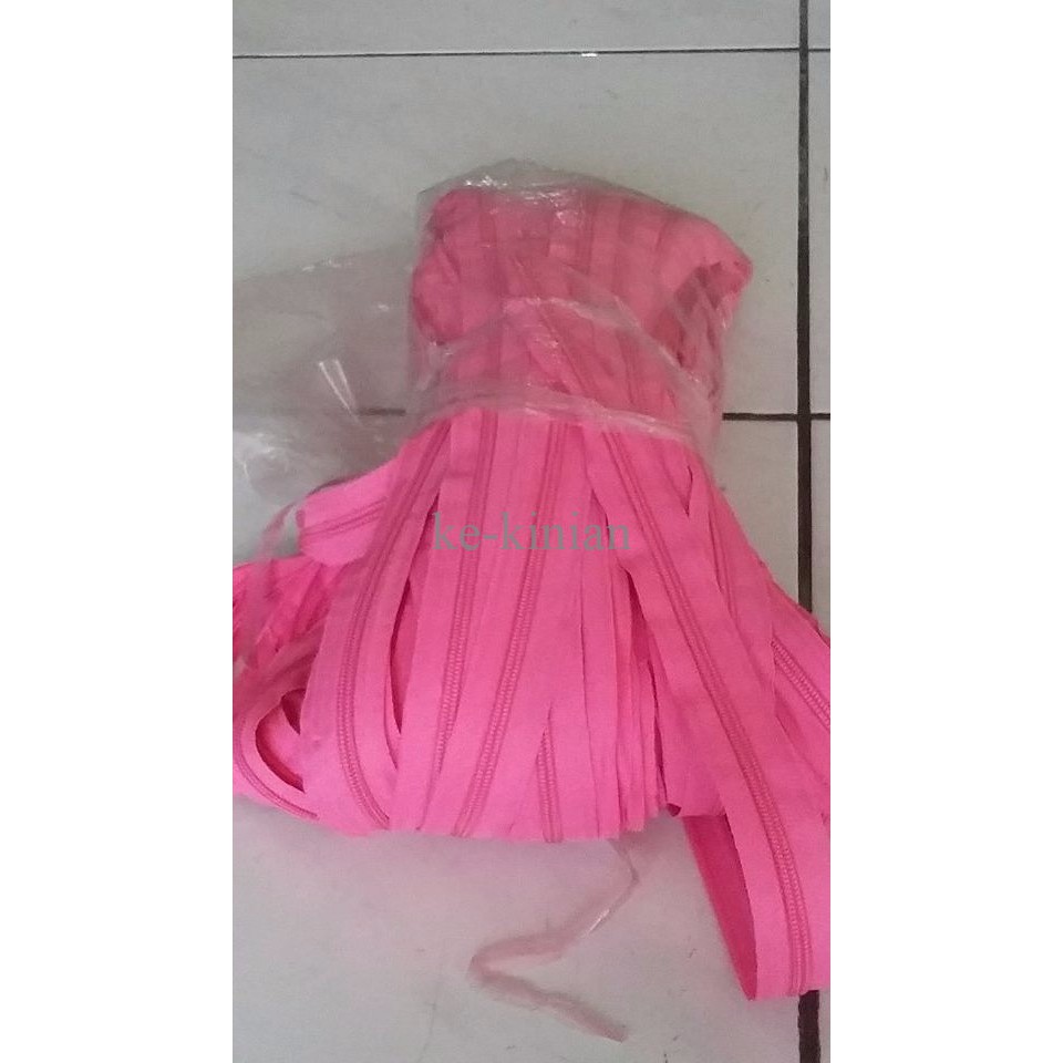 

Daun resleting tas no. 5 / roll - Shocky Pink