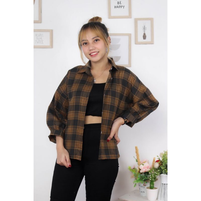 KEMEJA OVERSIZE WANITA  KEMEJA OSLIN CASUAL BLOUSE KOTAK KOTAK FLANEL WANITA BAHAN KATUN PREMIUM LENGAN PANJANG FULL KANCING KEKINIAN TERBARU KOREA KOREAN STYLE WANITA CEWEK TARTAN TWO TONE CROP TOP THRIFT  KEMEJA GUILEN LENGAN BALON SIZE L LD 90 Cm-Hitam mikro