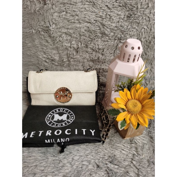 Metrocity Rantai Preloved