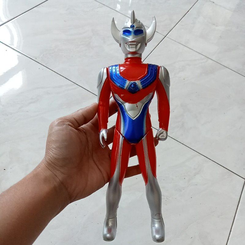 699-11 Mainan Anak Robot Ultraman Bunyi Suara Lampu 699-1