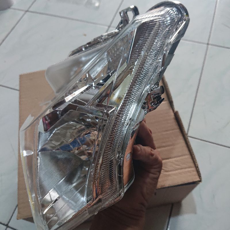 lampu depan reflektor honda Beat esp 2016 merk win 1 set