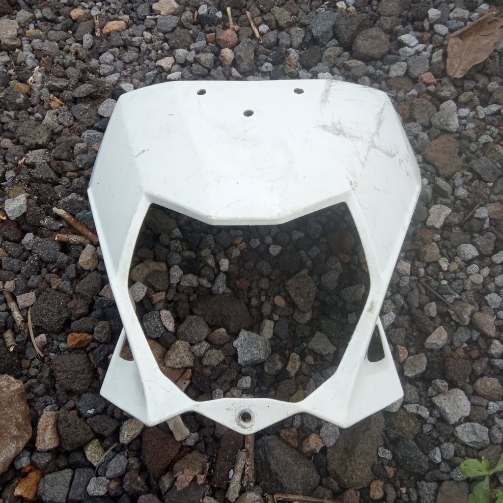 Batok kepala depan KLx D-tracker 150 putih original kawasaki klx