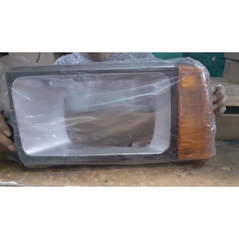 ring lampu depan head lamp kiri ford laser non ori