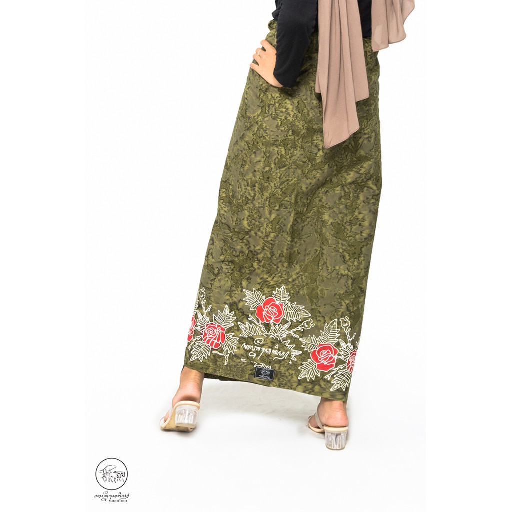 SARUNG KANJENG| SARUNG BATIK WANITA SEMI TULIS MOTIF GLORY ROSE TIE DYE