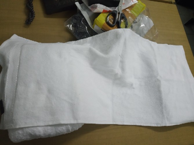 Rc Handuk Sport Chalmer Warna Putih Dan Biru Grade B No Label