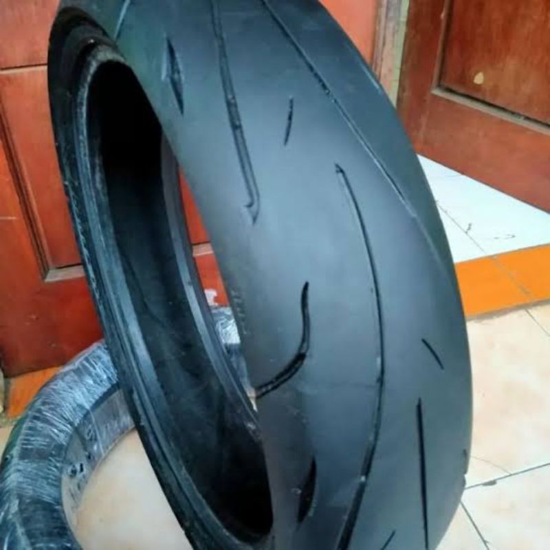 Ban Tubeless Merk Zeneos Ukuran 140/70-17