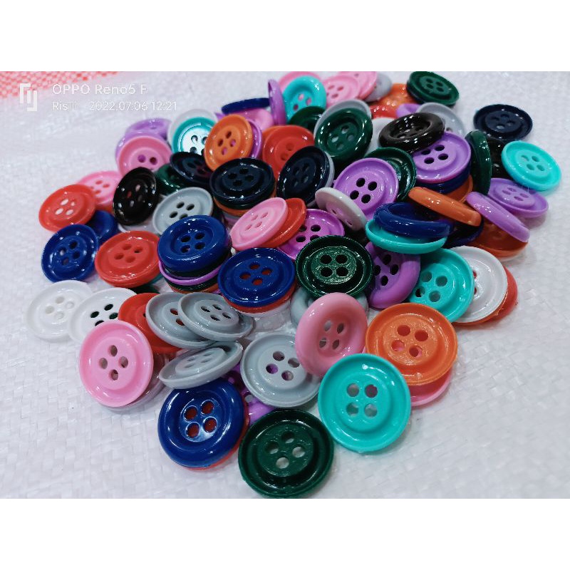 Kancing Warna Warni 2, 5 cm / Kancing Jumbo