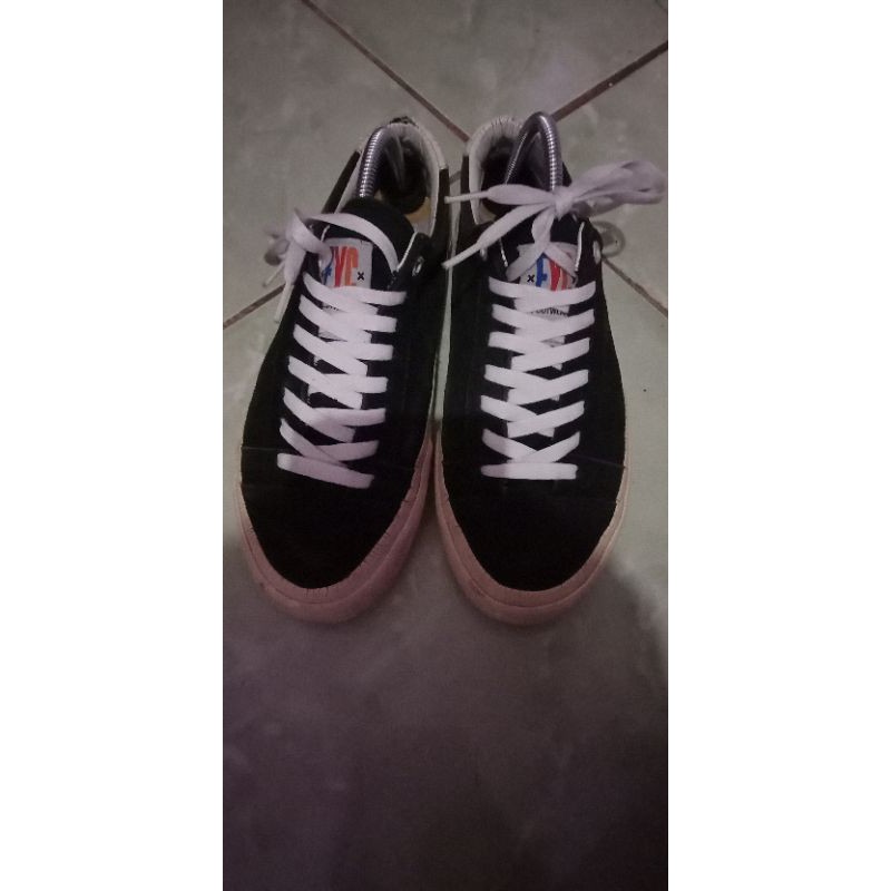 Sepatu FYC almost caven black