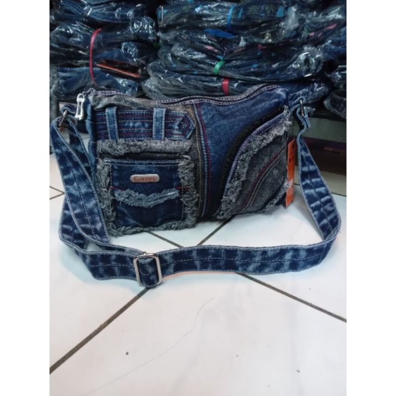 Tas slempang wanita bahan jeans denim ori Garnet