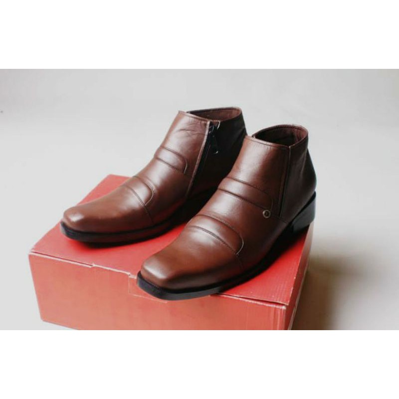 Sepatu Boot Pria Formal/ Boot Pantofel Resleting/ Kulit Sapi Asli Kantoran Kerja Warna Hitam Coklat