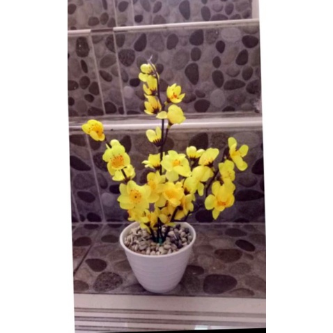 BUNGA HIAS MEJA RUANG TAMU DAN KANTOR(SUDAH TERMASUK POT)