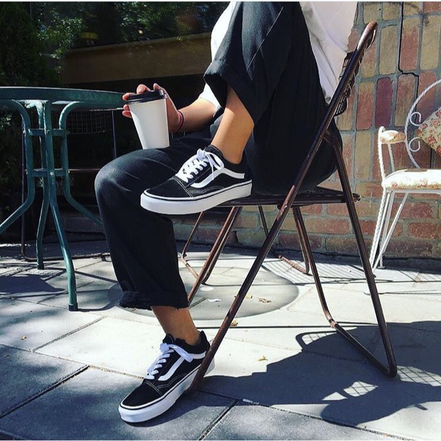 Vans OldSkool Black / White (Resmi PT. Navya)