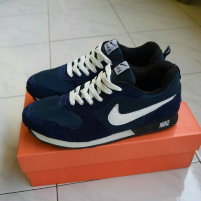 SEPATU SPORT OLAHRAGA PRIA WANITA BIRU NAVY