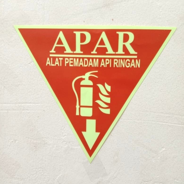 

STICKER SEGITIGA APAR GLOW IN THE DARK UK 20X20CM