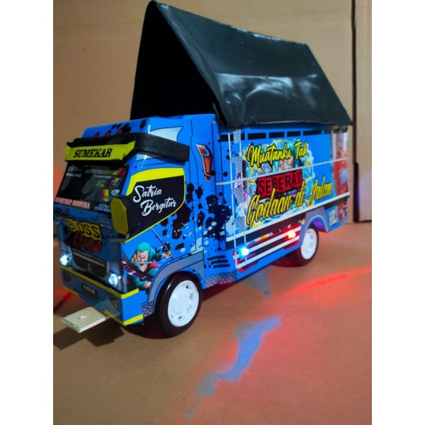 miniatur truk oleng/miniatur truk terlaris/miniatur truk kayu/miniatur truk lampu dan terpal/miniatu