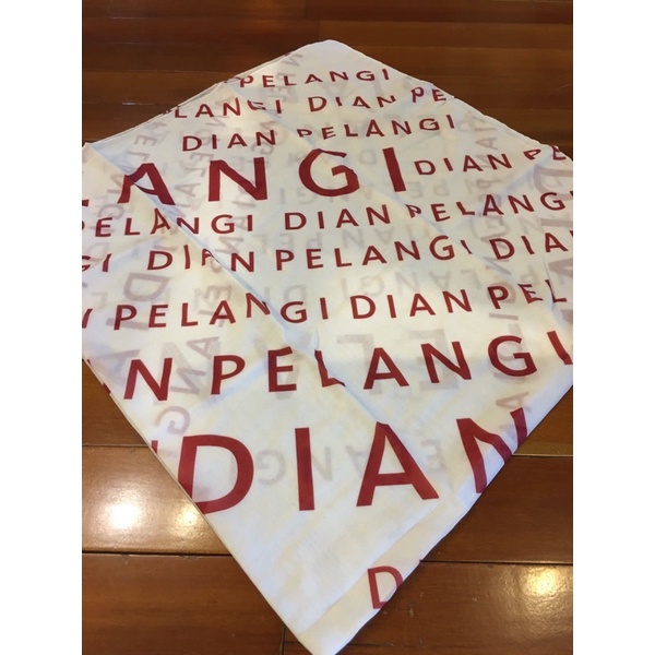 Pelangi asmara jilbab segiempat dian pelangi bahan voal